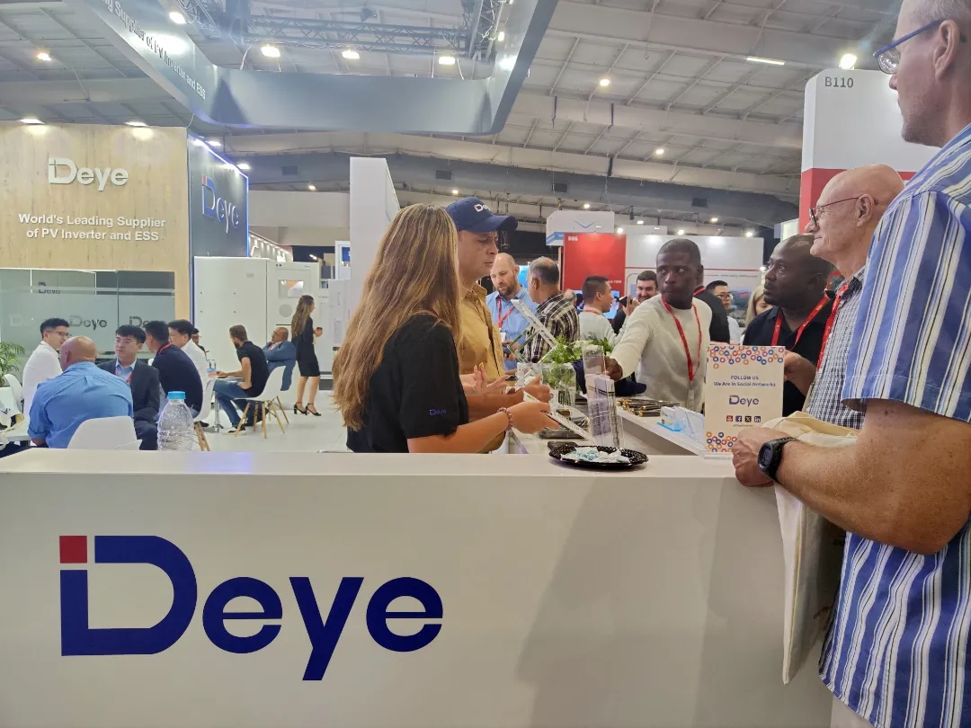 Deye schijnt bij zonne- en opslag Live Africa met innovatieve energieoplossingen
