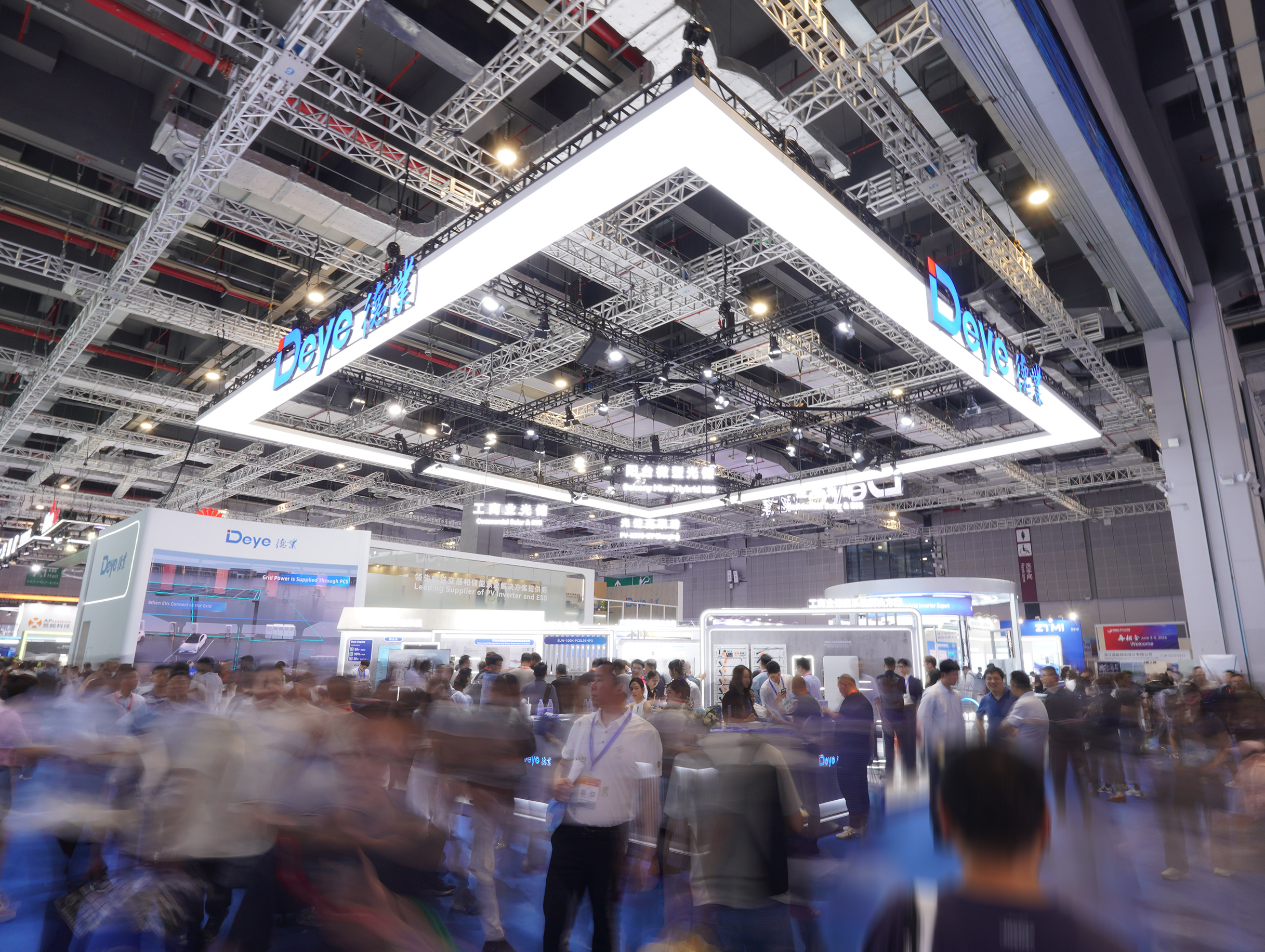 Deye schijnt op de SNEC PV en Energy Storage Expo in Shanghai, waardoor de sleutel tot energietransitie in het digitale tijdperk wordt ontgrendeld
